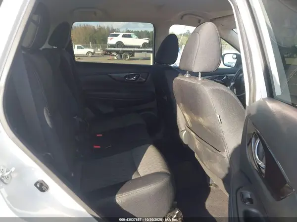 5N1AT2MT8JC790722 2018 NISSAN ROGUE - Image 8