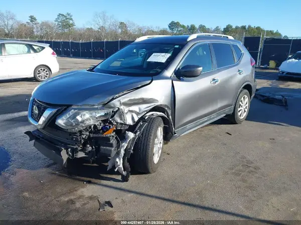 5N1AT2MT8JC802139 2018 NISSAN ROGUE - Image 2