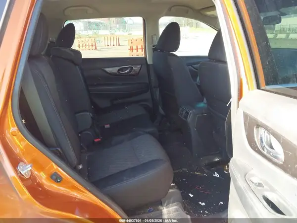 5N1AT2MT8JC807213 2018 NISSAN ROGUE - Image 8