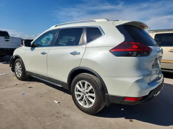 5N1AT2MT8JC811830 2018 NISSAN ROGUE - Image 2