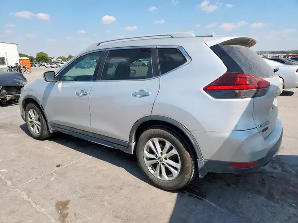 5N1AT2MT8JC815988 2018 NISSAN ROGUE - Image 2