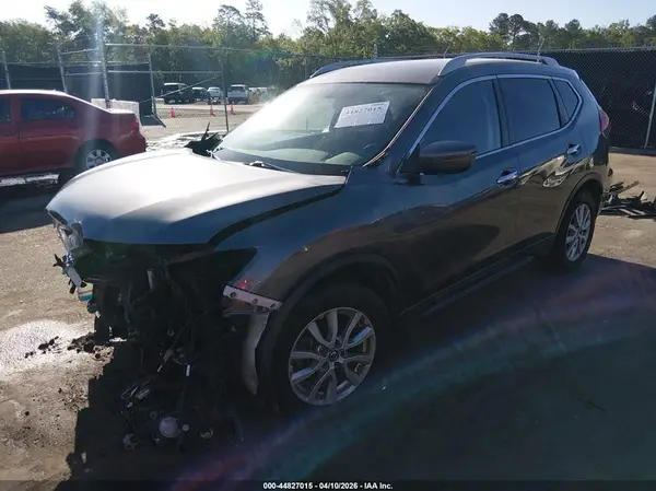 5N1AT2MT8JC819703 2018 NISSAN ROGUE - Image 2