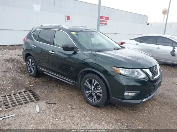 5N1AT2MT8JC833777 2018 NISSAN ROGUE - Image 1
