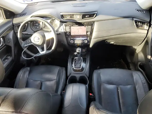 5N1AT2MT8JC838395 2018 NISSAN ROGUE - Image 8