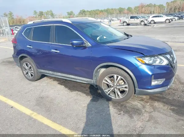 5N1AT2MT8JC847260 2018 NISSAN ROGUE - Image 1