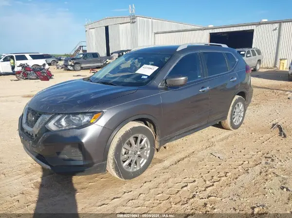 5N1AT2MT8JC848103 2018 NISSAN ROGUE - Image 2