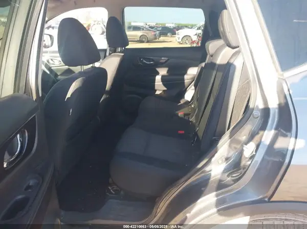 5N1AT2MT8JC848103 2018 NISSAN ROGUE - Image 8