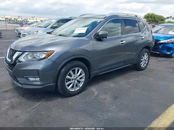 5N1AT2MT8JC851969 2018 NISSAN ROGUE - Image 2