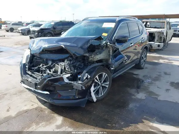 5N1AT2MT8KC702561 2019 NISSAN ROGUE - Image 2