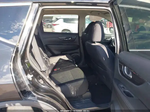 5N1AT2MT8KC702561 2019 NISSAN ROGUE - Image 8