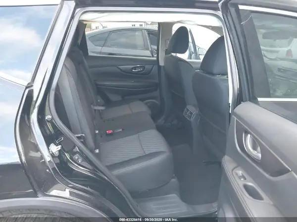 5N1AT2MT8KC727413 2019 NISSAN ROGUE - Image 8