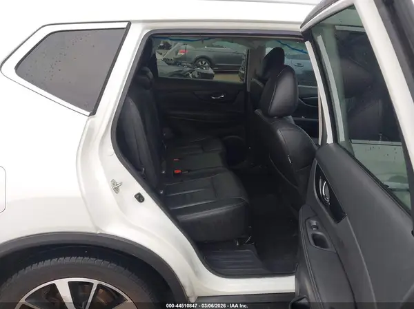 5N1AT2MT8KC731896 2019 NISSAN ROGUE - Image 8