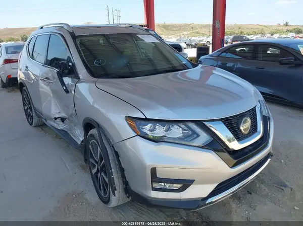 5N1AT2MT8KC743174 2019 NISSAN ROGUE - Image 1