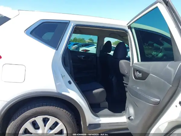 5N1AT2MT8KC786509 2019 NISSAN ROGUE - Image 8