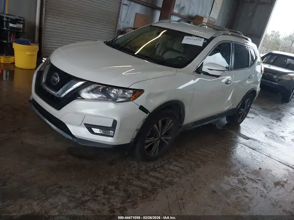 5N1AT2MT8KC837653 2019 NISSAN ROGUE - Image 2