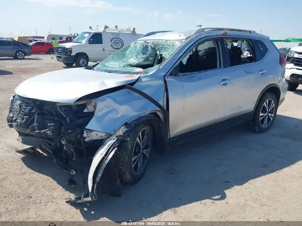 5N1AT2MT8KC841749 2019 NISSAN ROGUE - Image 2