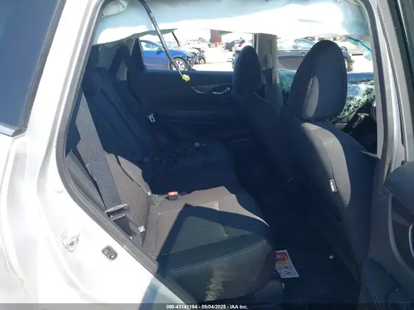 5N1AT2MT8KC841749 2019 NISSAN ROGUE - Image 8
