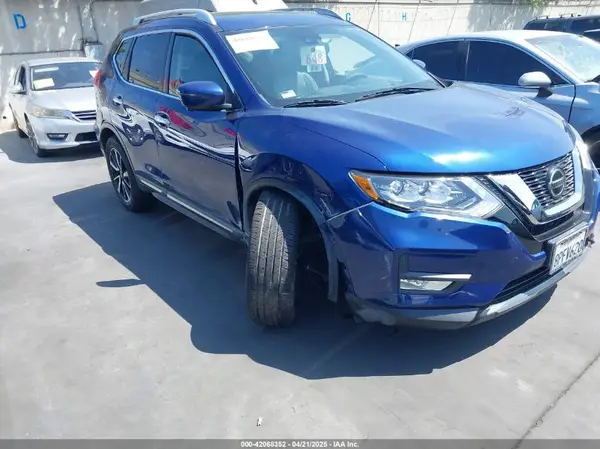 5N1AT2MT8LC709429 2020 NISSAN ROGUE - Image 1