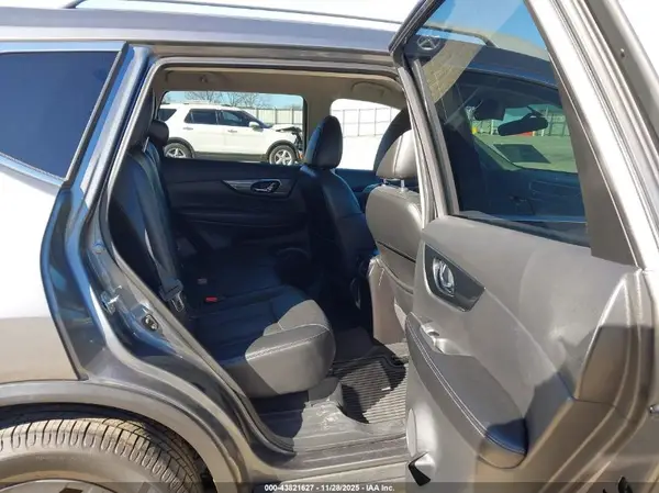 5N1AT2MT9GC743949 2016 NISSAN ROGUE - Image 8