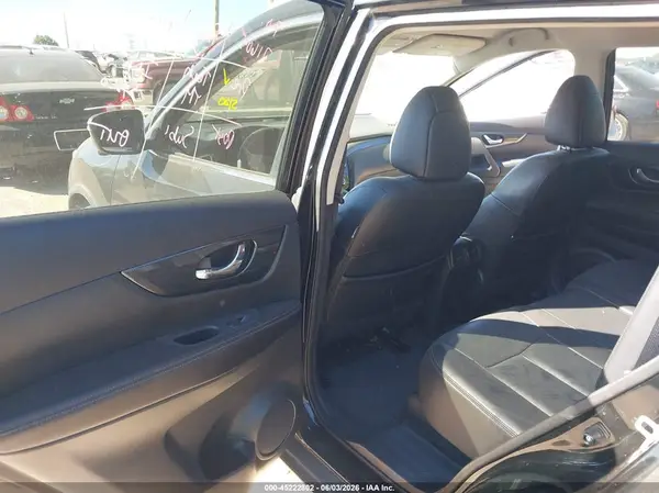 5N1AT2MT9GC786011 2016 NISSAN ROGUE - Image 8