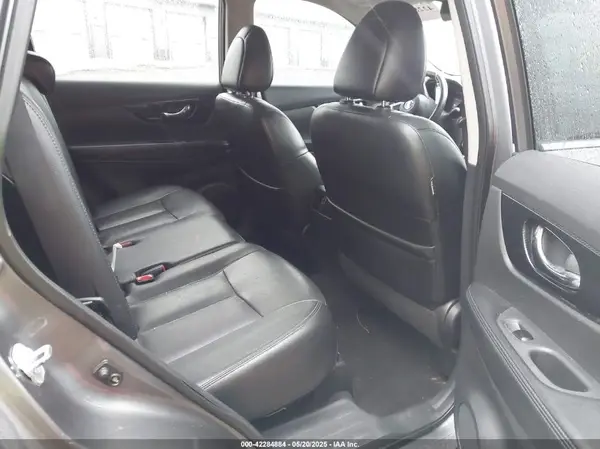 5N1AT2MT9HC747002 2017 NISSAN ROGUE - Image 8