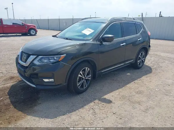5N1AT2MT9HC747811 2017 NISSAN ROGUE - Image 2