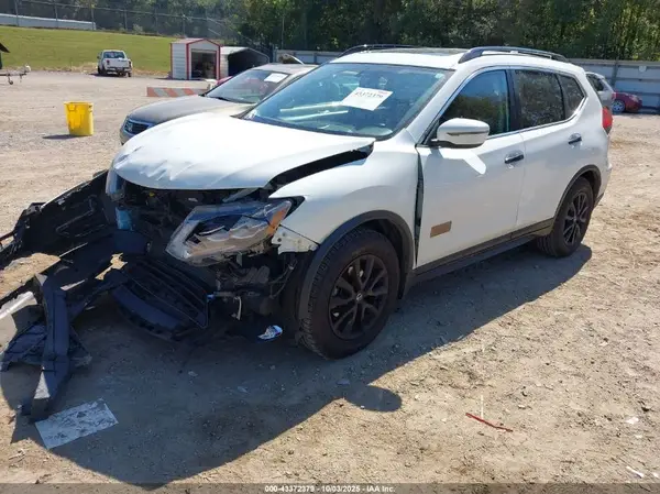 5N1AT2MT9HC761188 2017 NISSAN ROGUE - Image 2