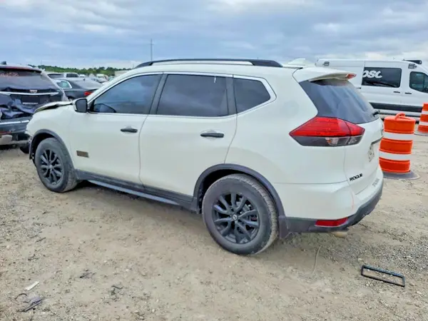 5N1AT2MT9HC769226 2017 NISSAN ROGUE - Image 2