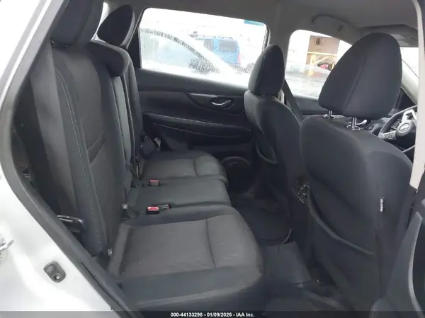 5N1AT2MT9HC780887 2017 NISSAN ROGUE - Image 8