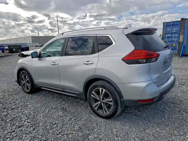 5N1AT2MT9HC781201 2017 NISSAN ROGUE - Image 2
