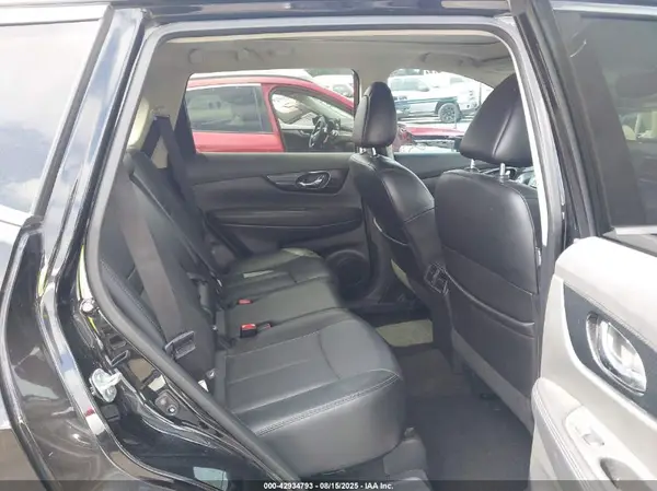 5N1AT2MT9HC792635 2017 NISSAN ROGUE - Image 8