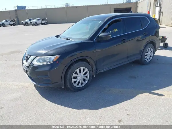 5N1AT2MT9HC795194 2017 NISSAN ROGUE - Image 2