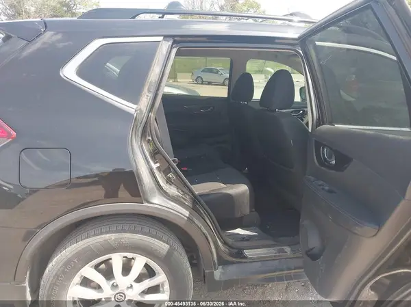 5N1AT2MT9HC802256 2017 NISSAN ROGUE - Image 8