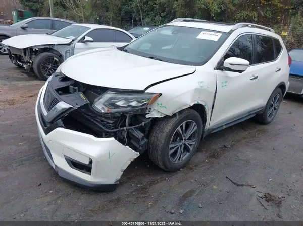 5N1AT2MT9HC802693 2017 NISSAN ROGUE - Image 2
