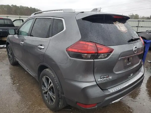 5N1AT2MT9HC811491 2017 NISSAN ROGUE - Image 2