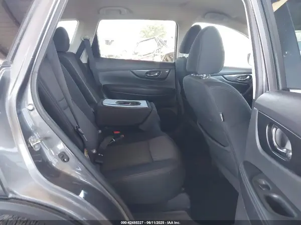 5N1AT2MT9HC818389 2017 NISSAN ROGUE - Image 8
