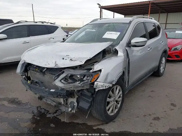 5N1AT2MT9HC825214 2017 NISSAN ROGUE - Image 2