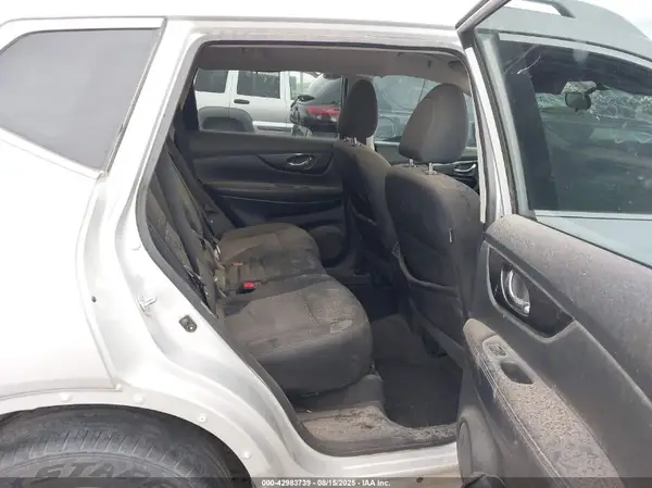 5N1AT2MT9HC825214 2017 NISSAN ROGUE - Image 8