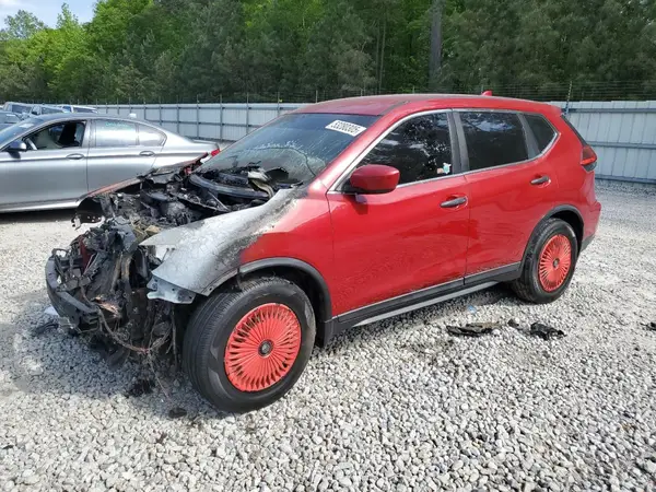 5N1AT2MT9HC832714 2017 NISSAN ROGUE - Image 1