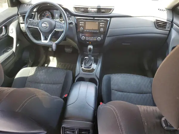 5N1AT2MT9HC832731 2017 NISSAN ROGUE - Image 8