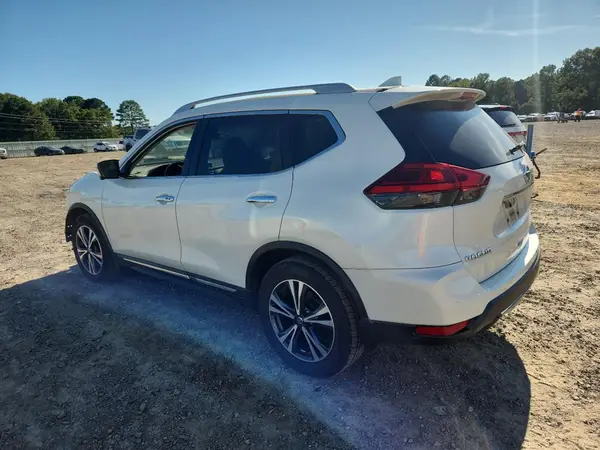5N1AT2MT9HC837136 2017 NISSAN ROGUE - Image 2