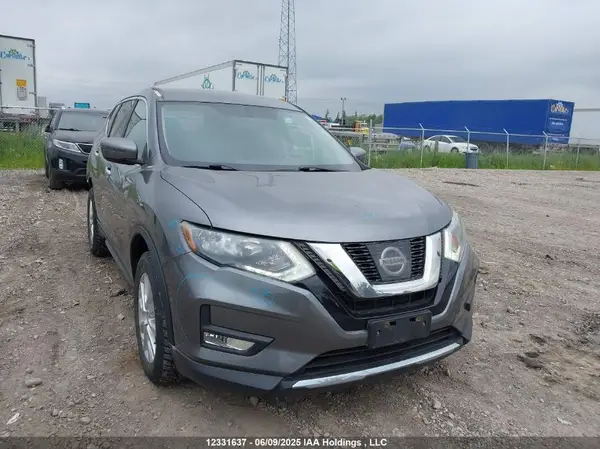 5N1AT2MT9HC840828 2017 NISSAN ROGUE - Image 1