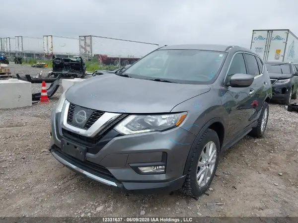 5N1AT2MT9HC840828 2017 NISSAN ROGUE - Image 2