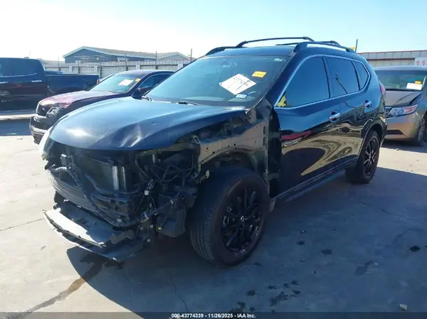5N1AT2MT9HC840974 2017 NISSAN ROGUE - Image 2