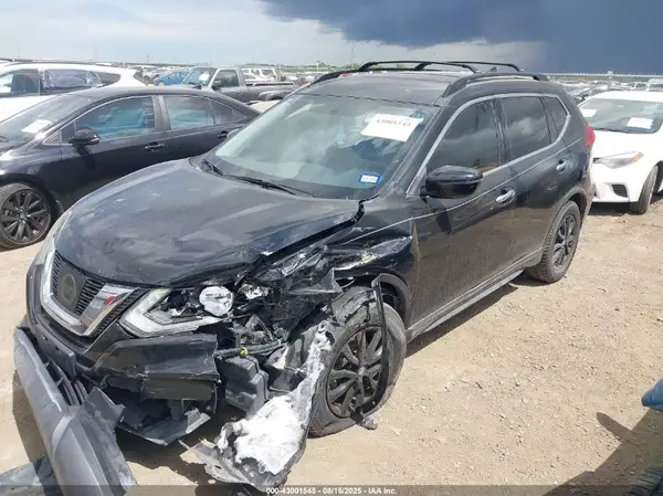 5N1AT2MT9HC842210 2017 NISSAN ROGUE - Image 2