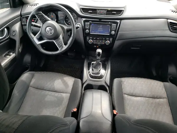 5N1AT2MT9HC855510 2017 NISSAN ROGUE - Image 8