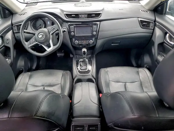 5N1AT2MT9HC864420 2017 NISSAN ROGUE - Image 8