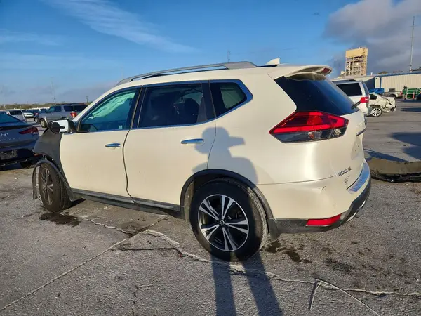 5N1AT2MT9HC866068 2017 NISSAN ROGUE - Image 2