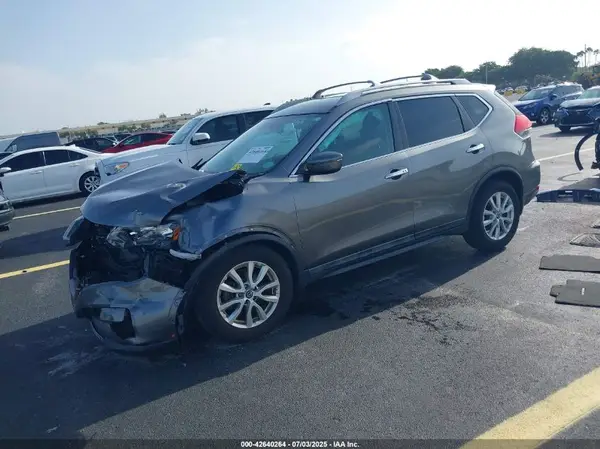 5N1AT2MT9HC868922 2017 NISSAN ROGUE - Image 2