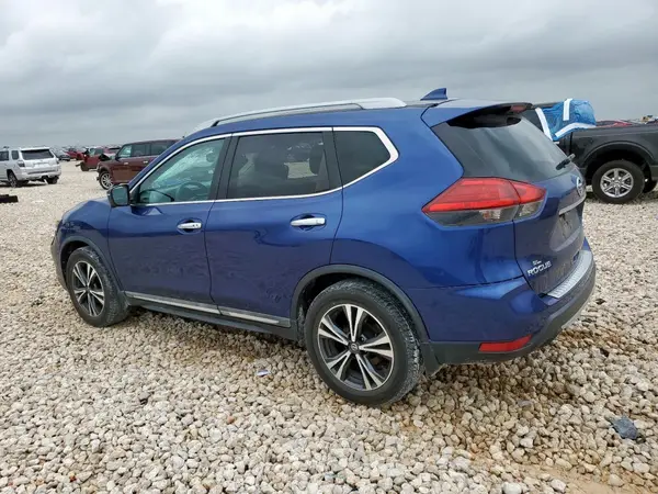 5N1AT2MT9HC877555 2017 NISSAN ROGUE - Image 2